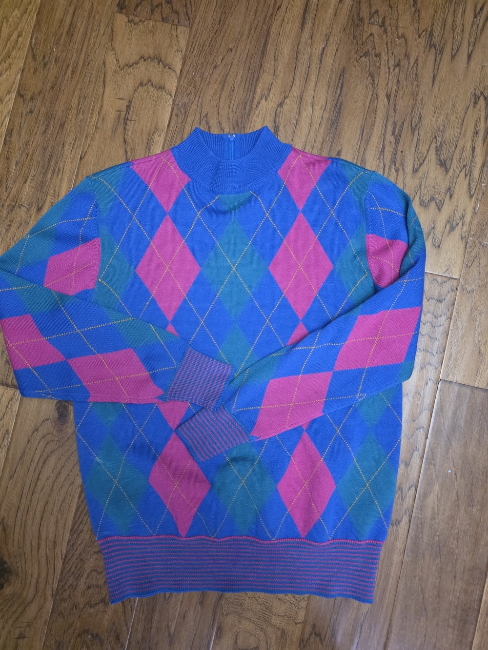 Women's Argyle Sweater in Blue and Pink sz Med